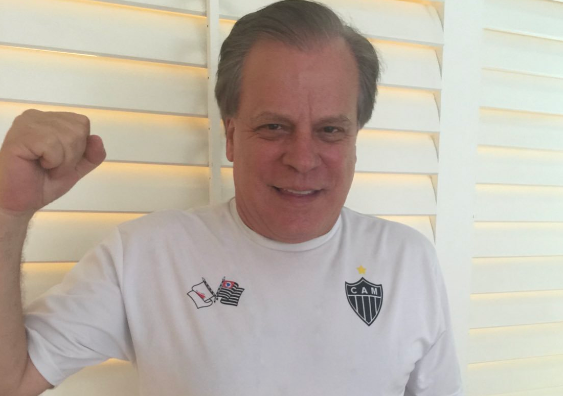 Atleticano Chico Pinheiro com a camisa da Galosampa