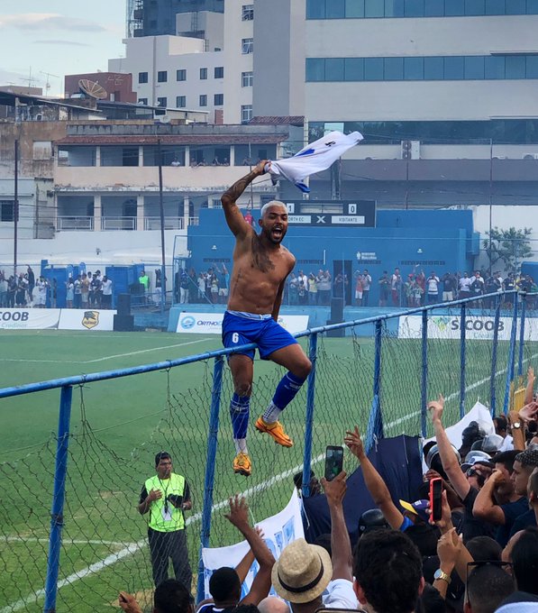 Fica ou cai? Jogo desta noite contra o Juventude coloca o prestígio do Cuca  com a massa do Galo em xeque